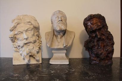 Trois bustes d'homme en plâtre : - Gabriel...