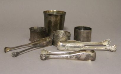 Lot en argent 950/°° :

- Trois pinces à...