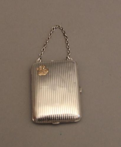 Petite minaudière en argent 925°/°° gravée...