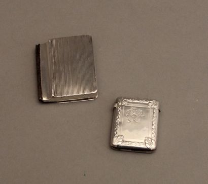 Lot de deux boites à allumettes en argent...