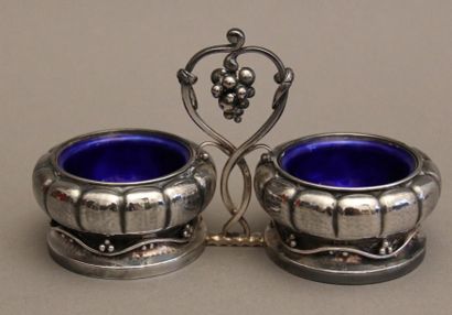 Georg JENSEN

Salière double en argent 826°/°°...