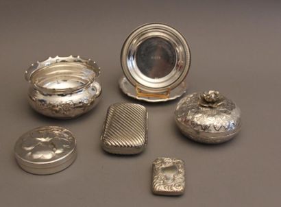 Lot en métal argenté : saucière, chauffe-plat,...