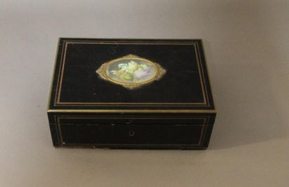 Coffret rectangulaire en placage de poirier...