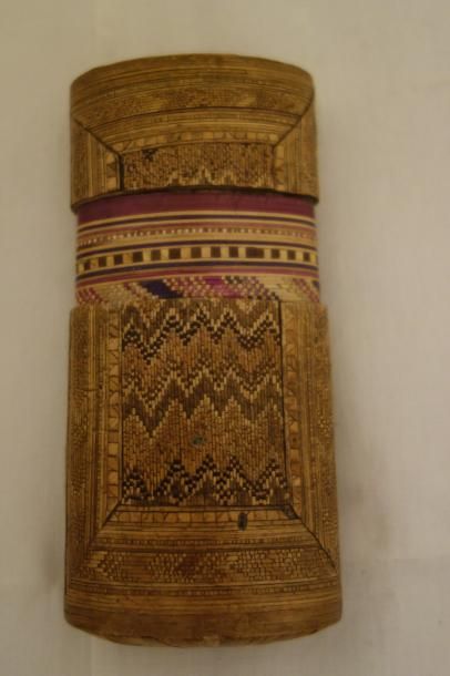 Etui rectangulaire en marquêterie de paille,...