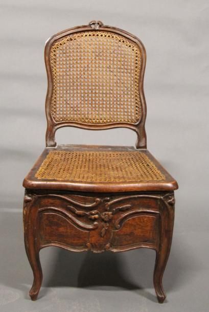 Chaise cannée d’aisance à dossier plat en...