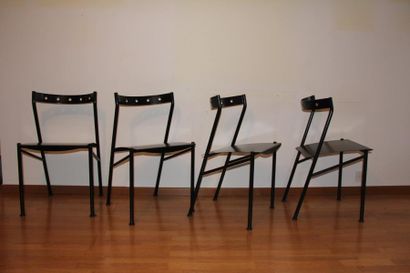 Travail contemporain

Quatre fauteuils cabriolets...