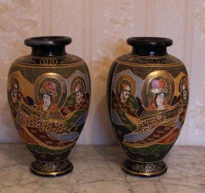 paire de vases en faïence Satsuma