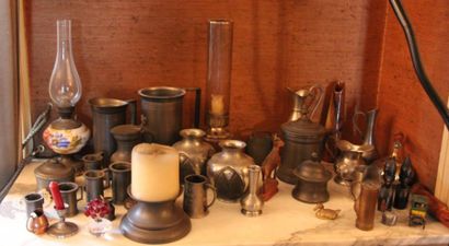 Bibelots et vases en étain