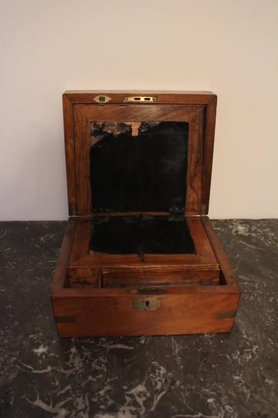 Ecritoire en bois naturel H : 13,5 L : 26...