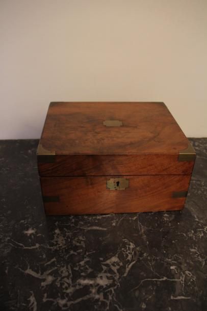 Ecritoire en bois naturel H : 13,5 L : 26...