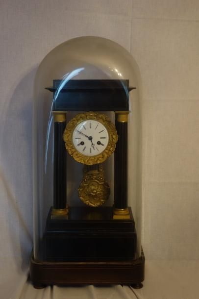 Pendule portique en placage d'ébène, fin...