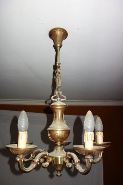 Lustre en bronze à cinq lumières H : 68 ...