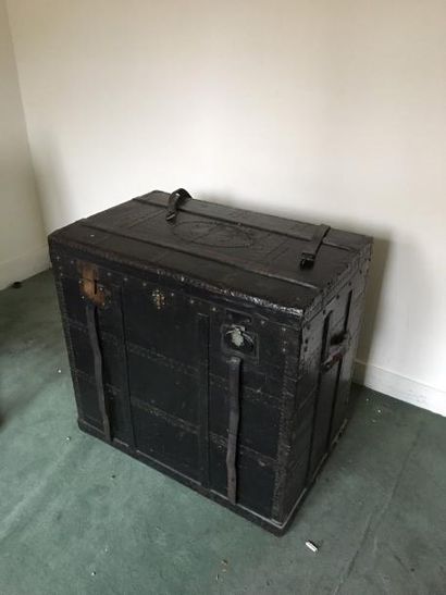 Maison V COURTIER Malle de voyage en bois...