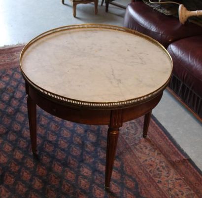 Lot : table bouillote ronde, repose pied,...