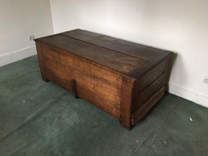 Coffre en bois naturel, éléments anciens...