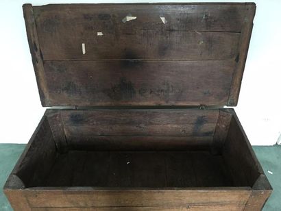 Coffre en bois naturel, éléments anciens...