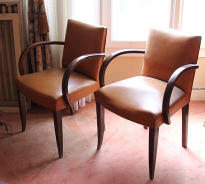 paire de fauteuils en bois naturel et skaï...