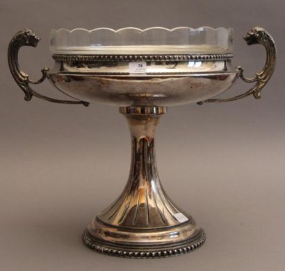 Coupe en métal argenté à deux anses en forme...