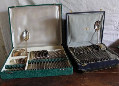 Partie de ménagère et 12 couverts à entremet...