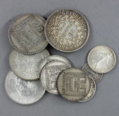 Lot de pièces en argent : une pièce de 100...
