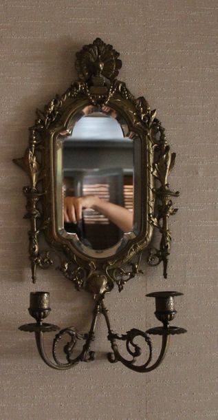 Miroir d'applique en bronze à deux bras de...
