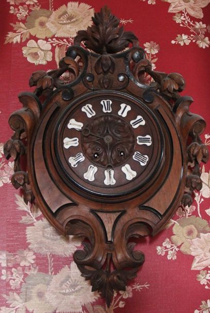Carillon en bois naturel, style Henri II...