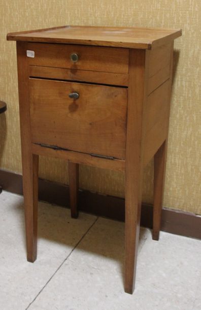 Chevet en bois fruitier XIXe siècle