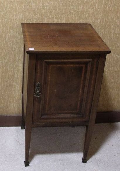 Chevet en bois teinté Angleterre