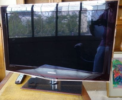 Téléviseur écran plat SAMSUNG modèle LE3...