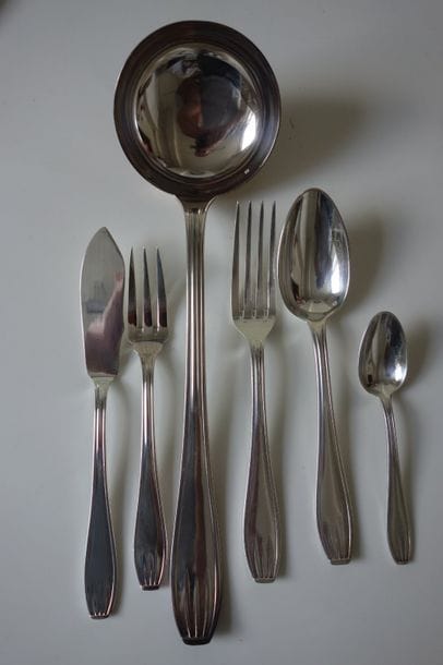 Partie de ménagère en métal argenté, années...