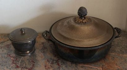 Légumier et boite en métal argenté
