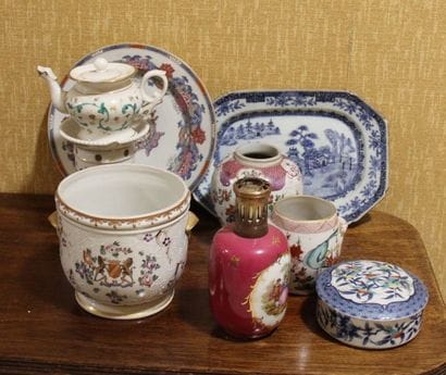 Lot de ses et divers en porcelaine polyc...