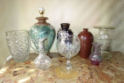 Lot de pieds de lampe, vases et divers