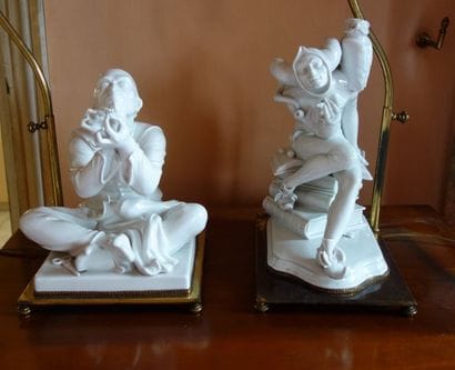 Deux pieds de lampe en céramique blanche...