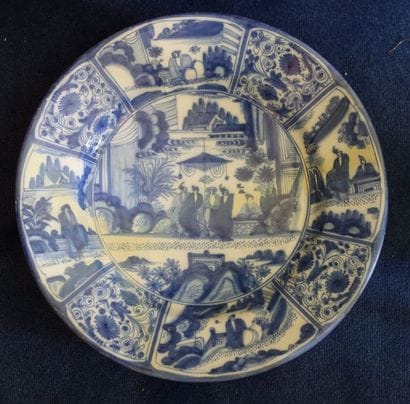 Lot de faïence de DELFT : - Plat creux en...