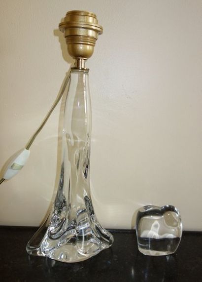 BACCARAT et divers Sculpture en cristal représentant...