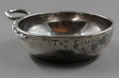 Tasse à vin en argent uni, monogrammé 