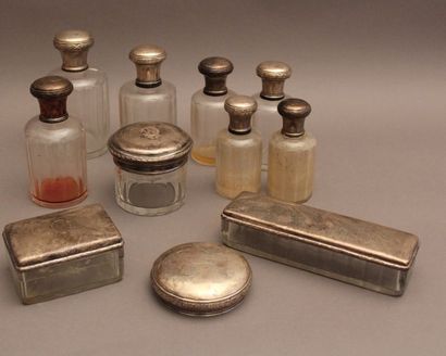 Ernest COMBEAU orfèvre Garniture de toilettes...