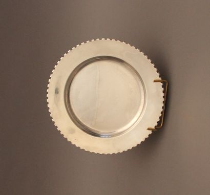 Assiette creuse ronde en argent 800°/°° à...