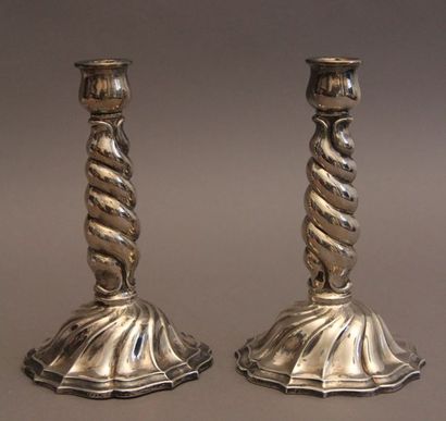 Paire de bougeoirs en argent 925°/° torsadé,...