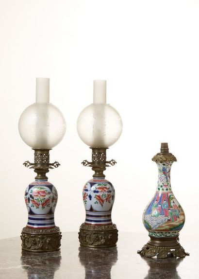 BAYEUX Pied de lampe en faïence polychrome...