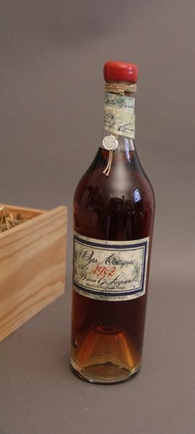 Une b. 70 cl de bas-armagnac, Baron Gaston...