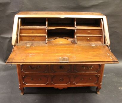 Commode à abattant en noyer à plateau et...
