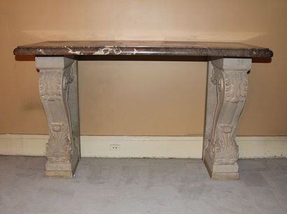 Console rectangulaire en pierre calcaire...