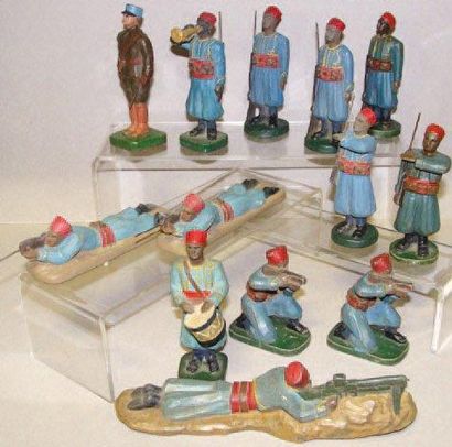 Tirailleurs algériens : 13 Turcos dont Officier,...