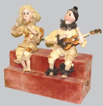 Automate sur socle figurant Pierrot et Colombine...