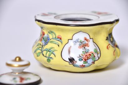 MEISSEN XIXe s, Partie de nécessaire de bureau...