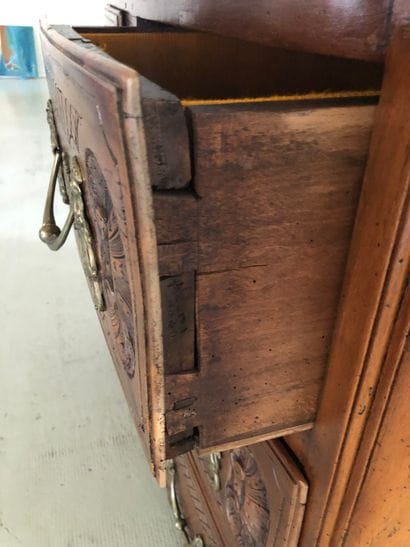 Commode Lyonnaise en partie XVIIIe s, en...