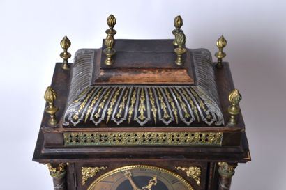 Pendule dite religieuse style Louis XIV,...