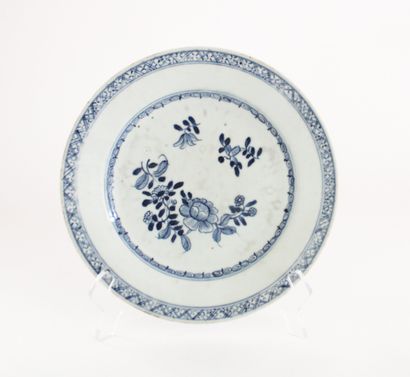 Chine XVIIIe s, Ensemble de 4 assiettes et...